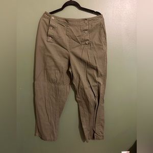 Green and XL. Fit more like a large.